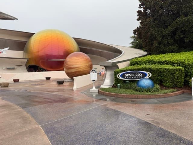 Space 220, Epcot